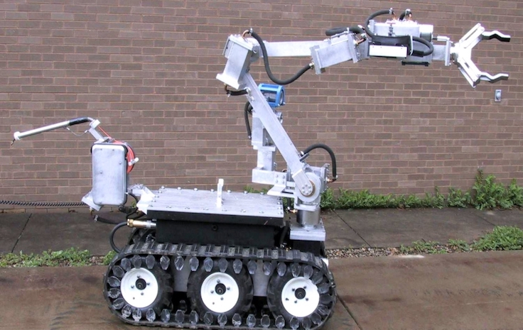 polis-robot-3