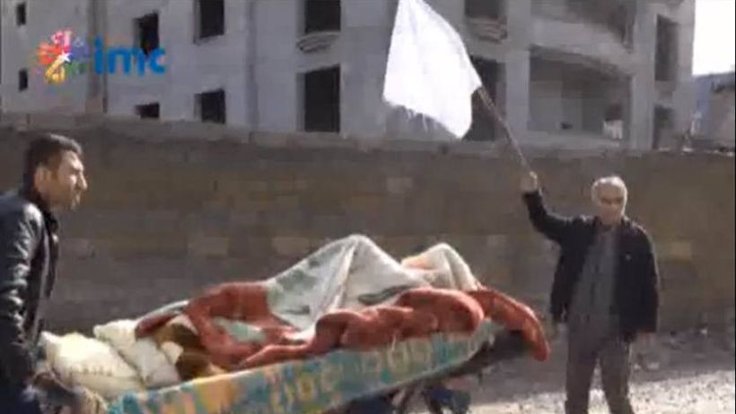 Mahmut Duymak (beyaz bayraklı) 20 Ocak'ta öldürülenlerin cenazesini almak için HDP'lilerle yola çıkmıştı.