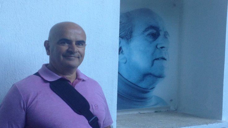 Ahmet Arif Müzesi'nin duvarlarını şair ve yazarların resimleri süslüyor.