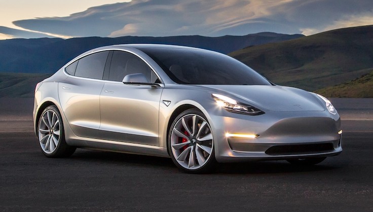 Tesla'nın 35 bin dolar fiyat etiketi koyduğu elektrikli otomobili Model 3'ün 2017 ortalarında sahiplerine teslim edilmesi hedefleniyor.