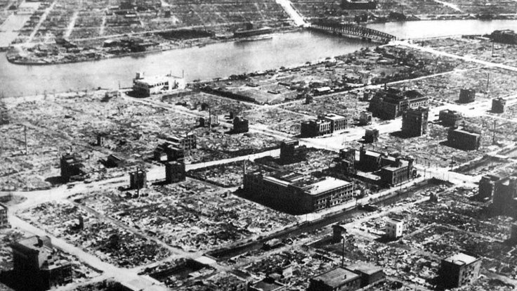 ABD hava bombardımanı sonrasında Tokyo’nun görünümü (Mart 1945)