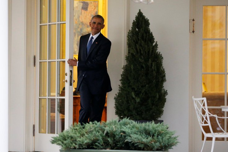 Obama, Oval Ofis'in kapısında belki de son defa böyle poz verdi.