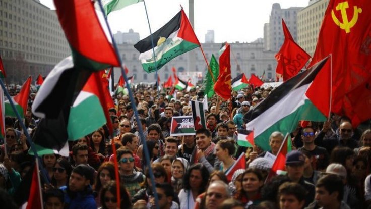 Şili'de İsrail'in Gazze'deki saldırılarını protesto gösterisinden bir fotoğraf