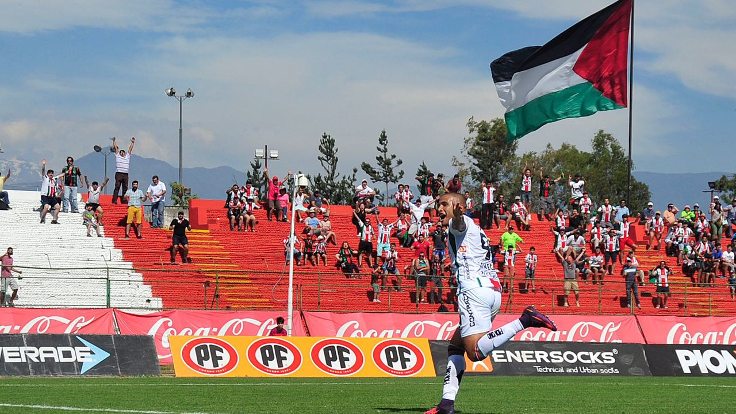 Estadio Municipal de la Cisterna Stadı ve Filistin bayrağı