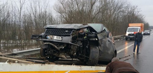 Sıla'nın içinde bulunduğu araç kazada büyük hasar gördü.