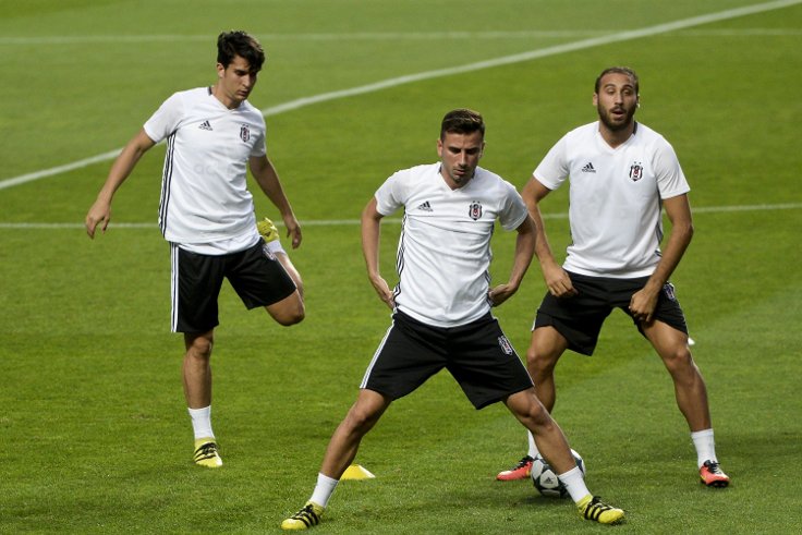 Necip Uysal, Oğuzhan Özyakup, Cenk Tosun.