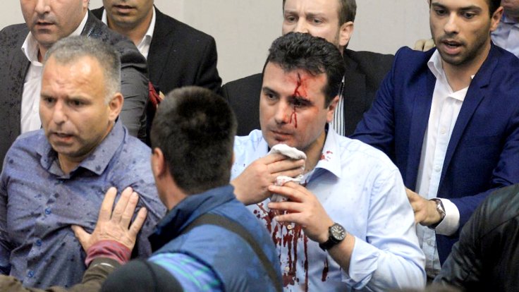 Sosyal Demokrat Zoran Zaev de yaralananlar arasında.