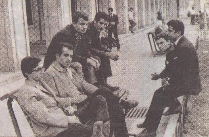 Deniz Gezmiş, Bozkurt Nuhoğlu ve Ömer Erim Süerkan - İstanbul Hukuk Fakültesi önü (1968)