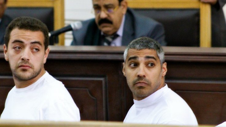 Muhammed Fehmi (sağdaki) Mısır'da yargılanmıştı. (Fotoğraf: Reuters)