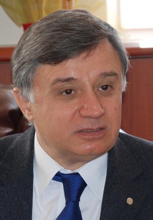Prof. Dr. Alper Akınoğlu 